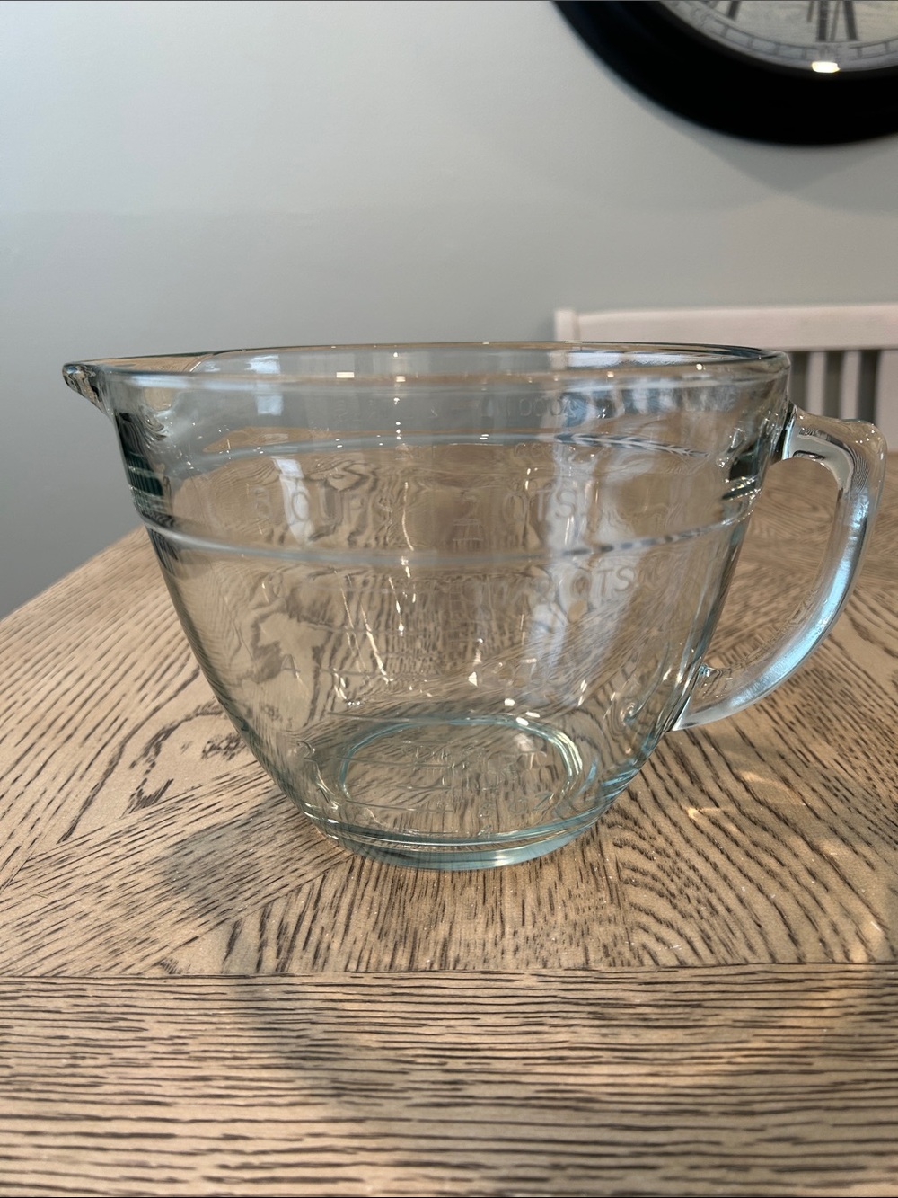 The Pampered Chef Clear Glass Measuring Bowl with Pour Spout